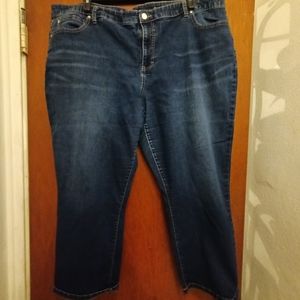 Jennifer Lopez jean capri pants